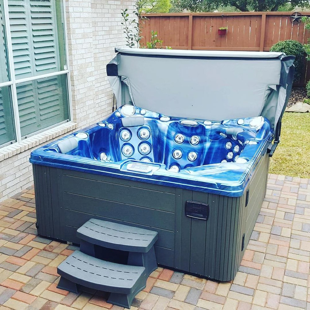 Plug-N-Play-Hot-Tub-min